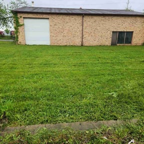 lawn maintenance by Family Gang Lawn reviewed on August 20, 2025