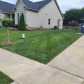 gardening service by Yard Pros Lawn Care, LLC reviewed on August 20, 2025