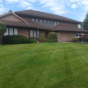 yard maintenance by Text 2 Cut Lawn Care LLC reviewed on August 18, 2025