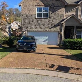 lawn care services by Discount Mowing reviewed on April 30, 2024