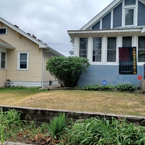 Bush Trimming by Nextdoor Lawn Services LLC reviewed on August 21, 2025