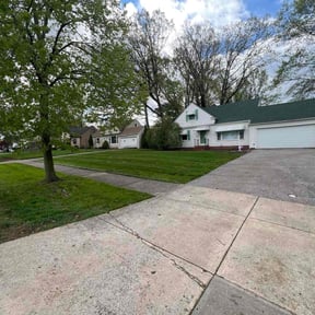 Leaf Removal by  reviewed on January 13, 2026