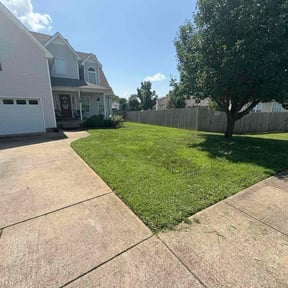 lawn maintenance by All works llc reviewed on August 21, 2025