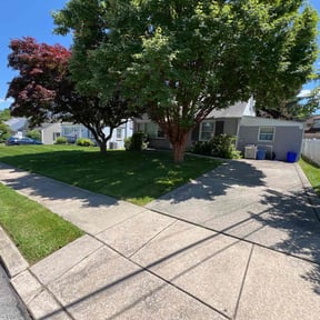 lawn maintenance by C & A Elite Landscaping reviewed on April 30, 2025