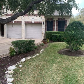 Bush Trimming by Self Made Rich reviewed on August 19, 2025