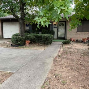 Leaf Removal by Chuyin's Lawn Care LLC reviewed on September 23, 2025