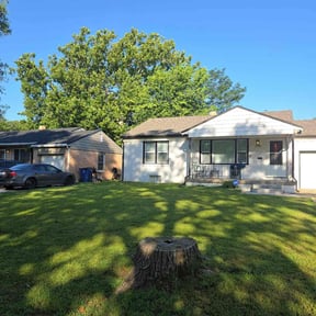 yard maintenance by Vanlandingham Lawn Care & Services reviewed on August 15, 2025
