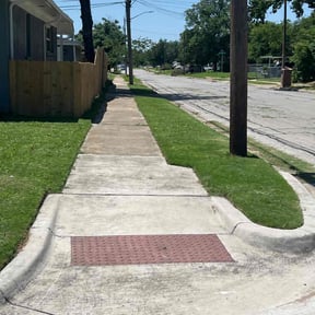 landscape maintenance by Storm Roofing and Contracting 32 LLC reviewed on December 11, 2025