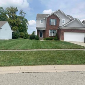 turf maintenance by Lemons Lawn Care reviewed on August 21, 2025