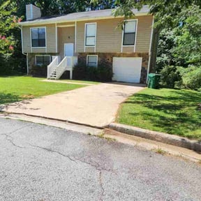 lawn care services by RobertsonBros Landscaping reviewed on August 15, 2025