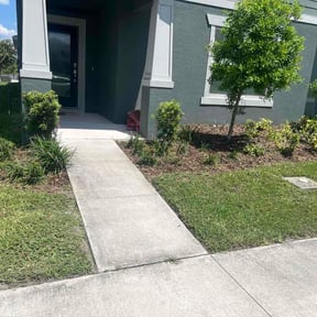 Flower Bed Weeding by LawnCore reviewed on June 24, 2026