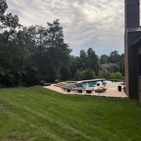 yard service by Chuyin&#039;s Lawn Care LLC reviewed on November 21, 2025