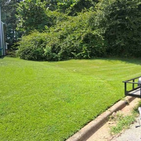 gardening service by EZe quality scapes reviewed on August 17, 2025