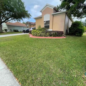 landscaping services by John's Lawn Maintenance reviewed on August 18, 2025