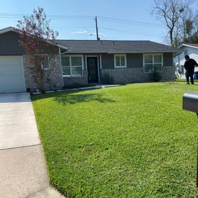 landscape maintenance by B&t lawn servicee reviewed on August 20, 2025