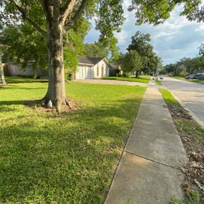 yard care by Jordan's Lawn Service reviewed on August 20, 2025