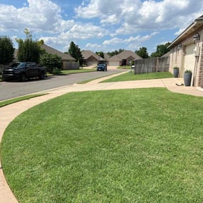 yard work by Fresh cut reviewed on August 17, 2025
