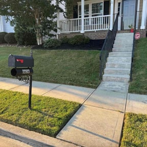 Mulching by DNA Landscaping reviewed on August 20, 2025