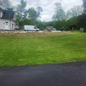 lawn service by 2 Leaf Landscape reviewed on May 14, 2024