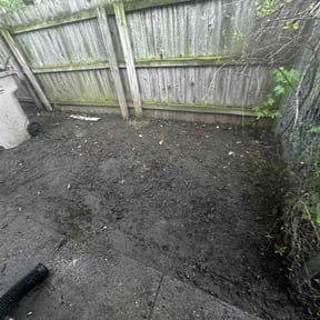 Leaf Removal by Tulsa Lawn Care reviewed on May 4, 2026