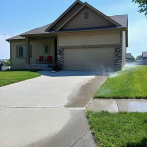 lawn care services by Madissons Green reviewed on August 16, 2025