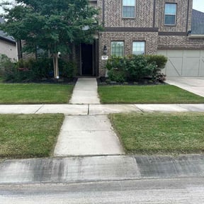 lawn care by Loyalty Lawn Care and Landscaping LLC reviewed on August 21, 2025