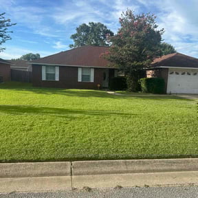 yard service by A1 lawn reviewed on August 18, 2025