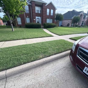 lawn service by Guevara Landscaping reviewed on August 16, 2025