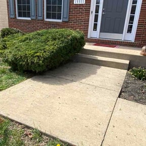 Flower Bed Weeding by R.I.C.H. Services LawnCare reviewed on March 21, 2026