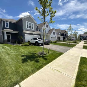 yard service by AR Fresh Cuts Llc reviewed on August 17, 2025
