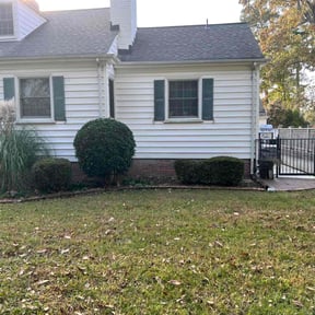 Bush Trimming by Iroc's Lawn Care reviewed on August 21, 2025