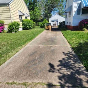 grass cutting by Lawns 2NV reviewed on October 11, 2023