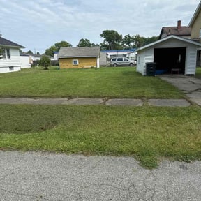 lawn care services by Dietrich’s Property Maintenance reviewed on August 28, 2024