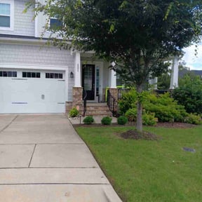 landscape maintenance by It Grow We Mow Lawncare LLC reviewed on August 19, 2025