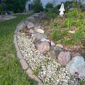 Flower Bed Weeding by Brevard's Grass Baber's reviewed on May 8, 2026