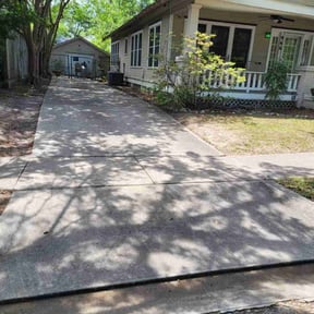 Leaf Removal by PEF Enterprises reviewed on September 29, 2025