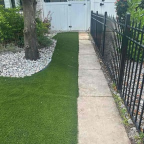 Leaf Removal by Grasshopper Landscaping reviewed on August 15, 2025