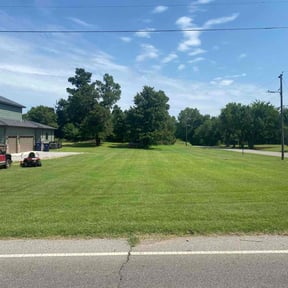 gardening service by Lawn whackers  reviewed on October 23, 2025