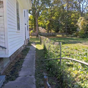 Bush Trimming by Jeanie&#039;s Lawn Service reviewed on November 6, 2025