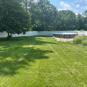 landscape maintenance by Hector's Mowing reviewed on December 3, 2025