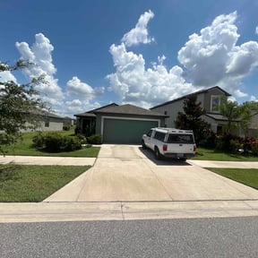 yard care by Jay's Resource reviewed on November 23, 2025