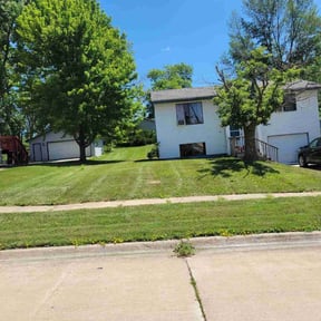 lawn service by High Key Global reviewed on April 24, 2024