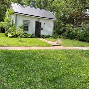 grass maintenance by Earthly Services reviewed on November 9, 2017