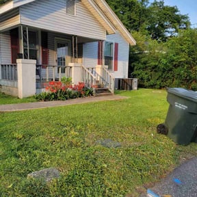 lawn service by Roldan Lawn Services LLC reviewed on October 3, 2023