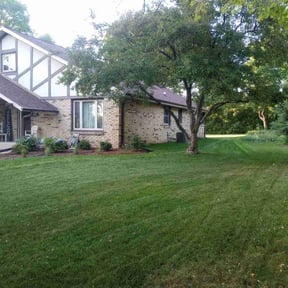 residential landscaping by Double E Lawn Service reviewed on August 17, 2025
