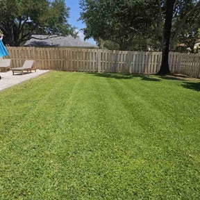 lawn maintenance by MarroquÃn Landscaping LLC reviewed on May 24, 2025