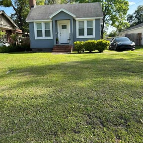 lawn maintenance by 4 kings lawn service reviewed on August 19, 2025