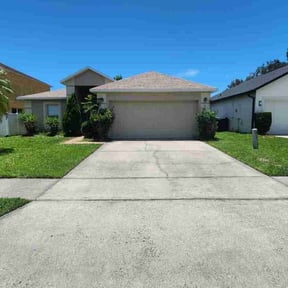 yard maintenance by 618&#039;S Snappin Out Lawn Care reviewed on November 24, 2025