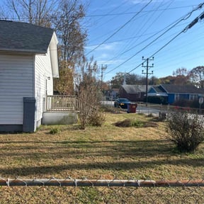 Bush Trimming by Valencialawncare reviewed on November 19, 2025