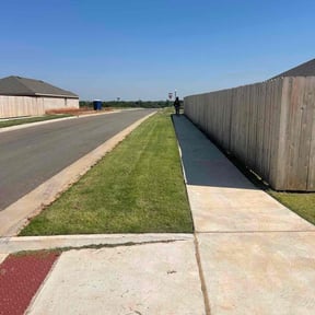 yard care by Luna Lawn Care reviewed on August 18, 2025
